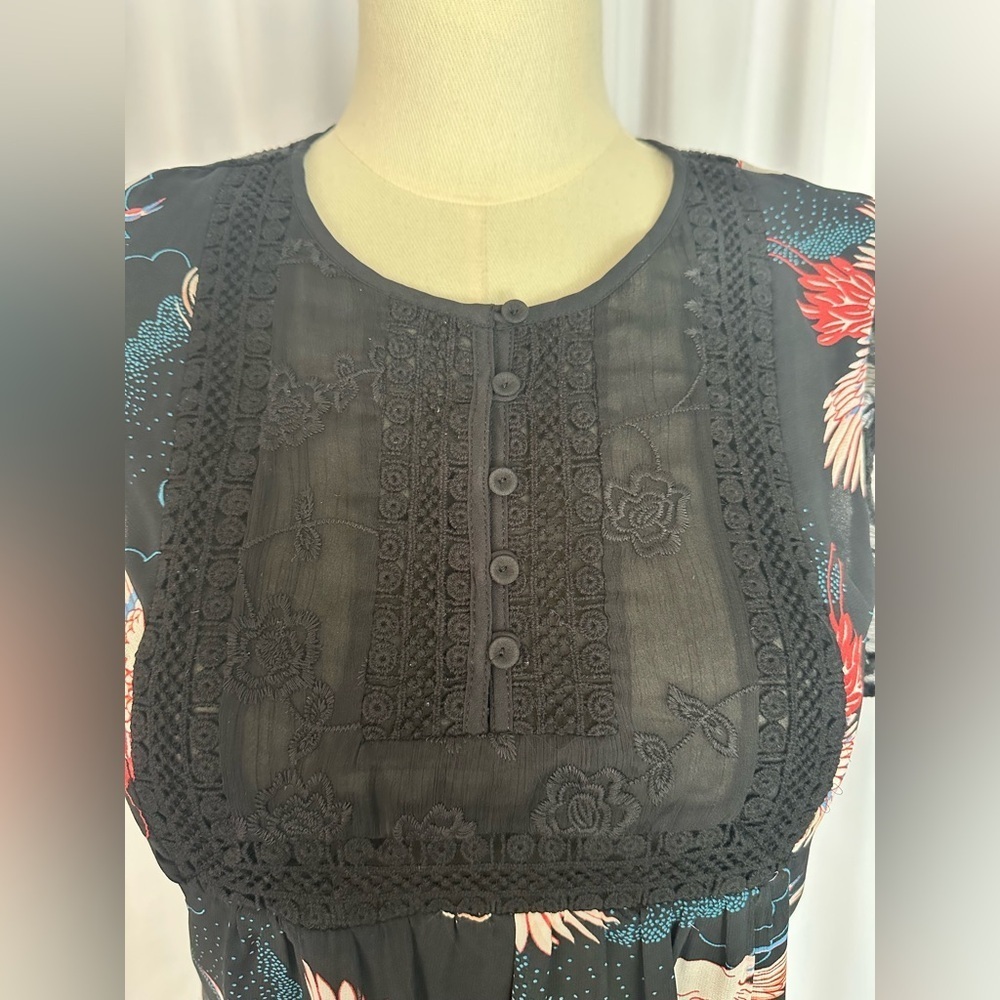 Daniel Rainn Black Crane Print Lace Detail Blouse – Size M(1217) - Picture 9 of 14